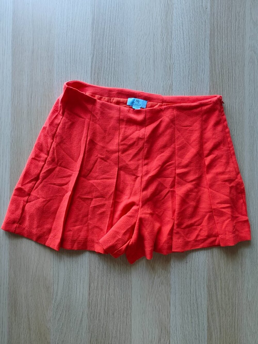 CECE WOMEN'S STITCHED PLEATED SHORTS (SIZE 10)
